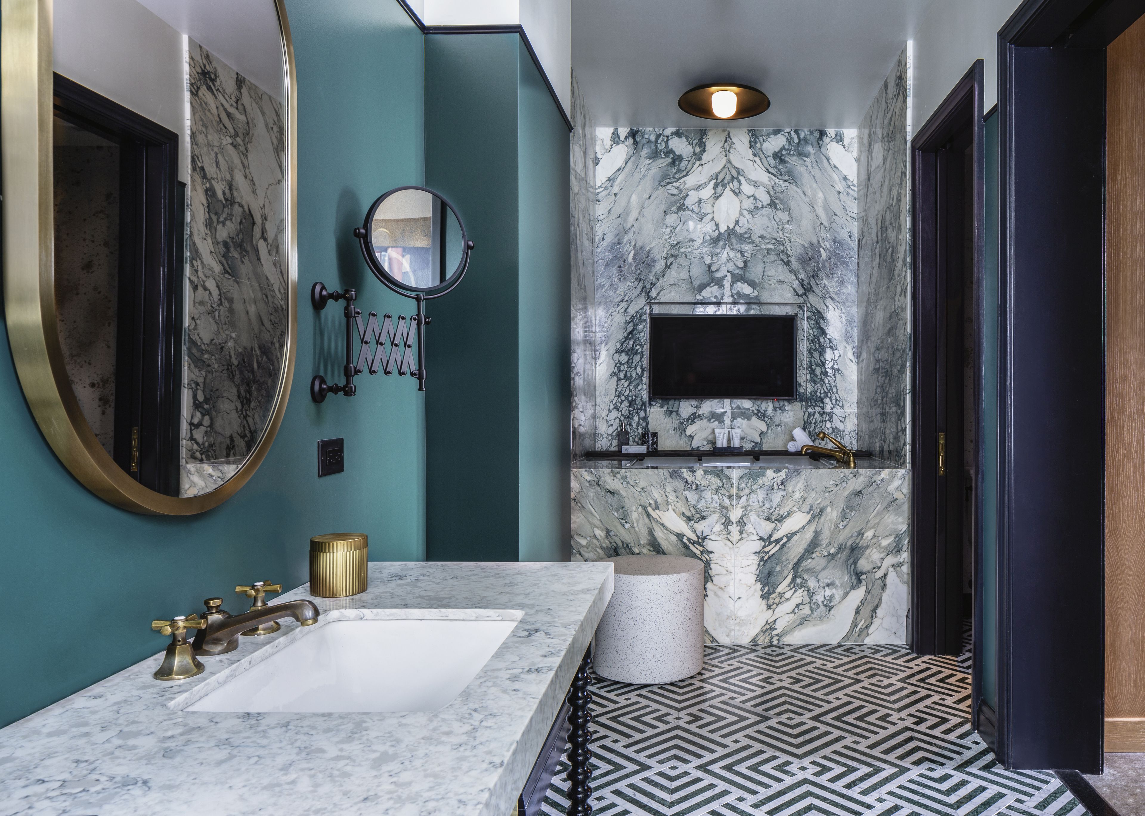 deep-soaking bathtub