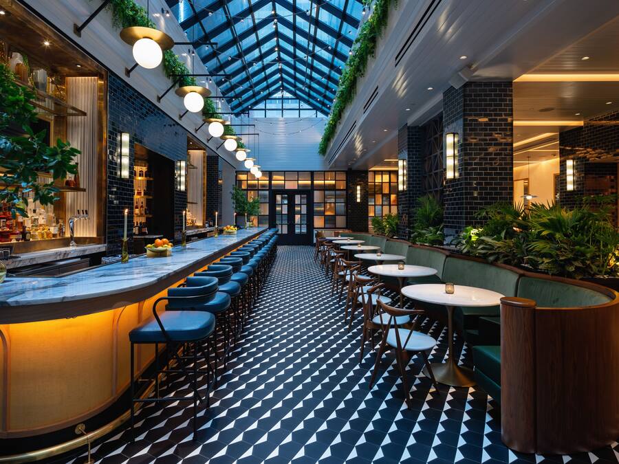 Middag serveres, amerikanske retter