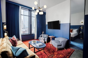 開放式套房, 1 張特大雙人床 (Platinum) | 埃及棉床單、高級寢具、羽絨被、迷你吧