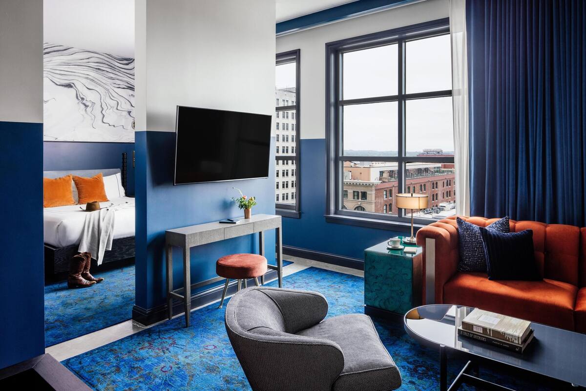 Suite, 1 King Bed (Utopia)