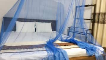 Basic Triple Room, Smoking | Free WiFi