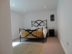 Superior Apartment, 1 King Bed, Non Smoking