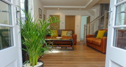 Spacious Apartment in Winchester