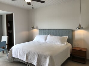 Condo de lujo, 1 cama King size, para no fumadores, vista a la ciudad | 2 habitaciones y caja de seguridad en la habitación 