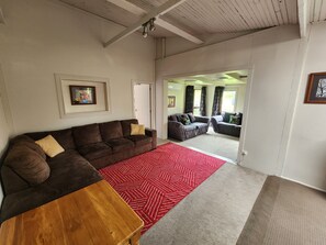 TV, DVD player, books, stereo