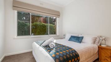 4 chambres, lit parapluie, Wi-Fi gratuit, draps fournis