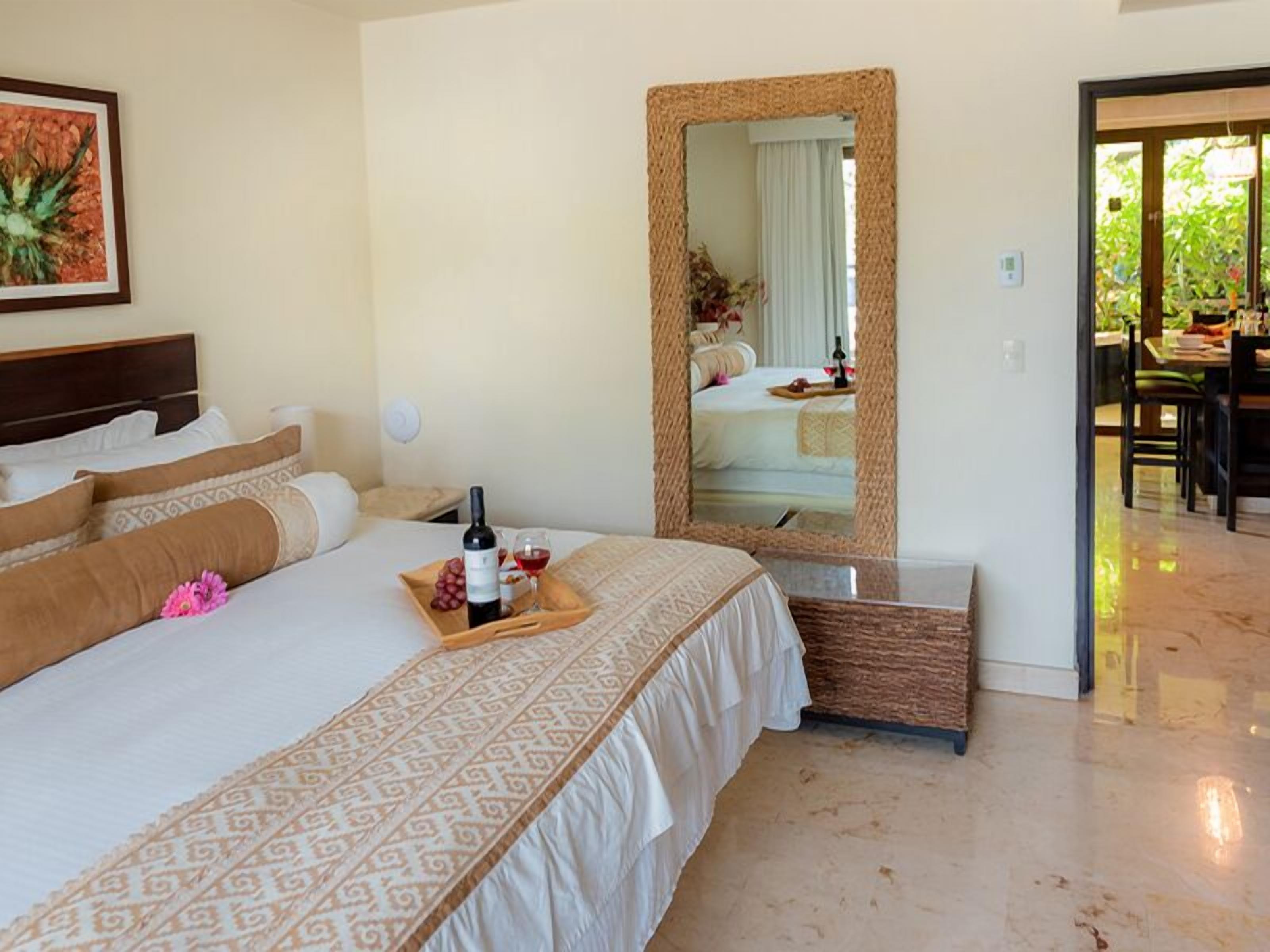 1 bedroom, in-room safe, iron/ironing board, free WiFi