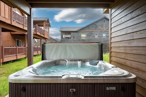 Outdoor spa tub - 67 Fireweed with private hot tub (Tabernash)
