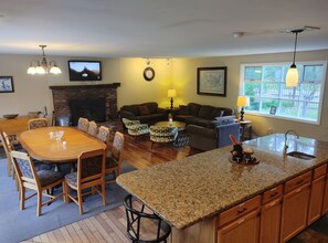 Dining - Maple View House, 3 fireplaces, sauna, game room, 4 living rooms, 4 TVs, grill (North Conway)