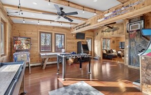 Game room - Beautiful  House 1 Mile From Hunter Mountain (Hunter)