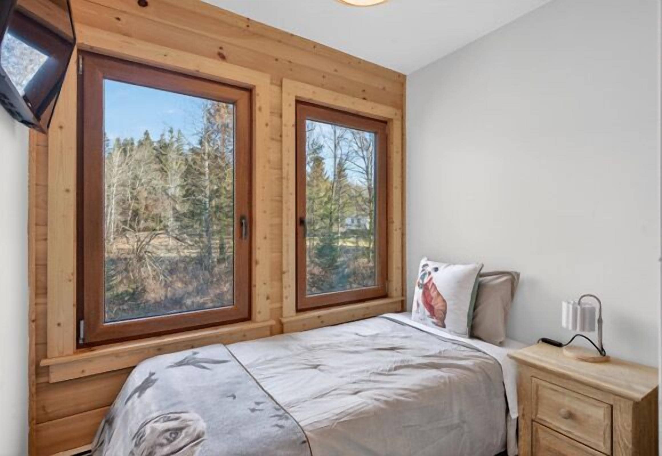 6 chambres, fer et planche à repasser, Wi-Fi, draps fournis