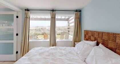 💲DIRECT OCEANFRONT Romantic Cottage💲 Best Beach - Walk to Restaurants - Downtown only 5 Miles