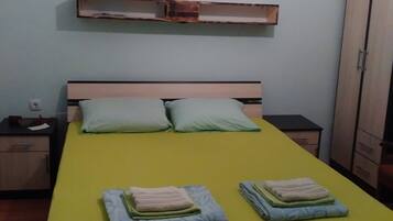 3 chambres, fer et planche Ă repasser, Wi-Fi, draps fournis