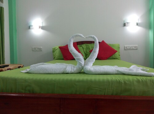 WILD WINDOW Homestay in front of Periyar Tiger Reserve forest