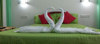 WILD WINDOW Homestay in front of Periyar Tiger Reserve forest