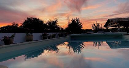 Maison de vacances reposante et relaxante dans la région viticole de Bordeaux avec piscine