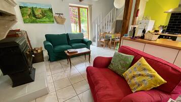 TV, fireplace, DVD player, table tennis