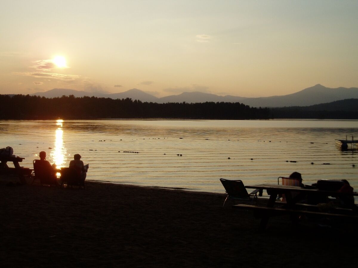 PERFECT LAKE & MOUNTAIN HOME FOR A SUMMER GET-AWAY! A WINTER SEASON RENTAL TOO!