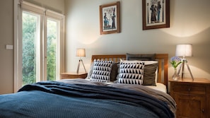 3 bedrooms, iron/ironing board, WiFi, bed sheets - Jesmondene Daylesford (Daylesford)