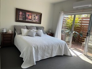 1 dormitorio, tabla de planchar con plancha, wifi gratis y ropa de cama