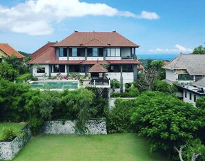 Exterior - Villa Rama Rama – A Huge Private Hilltop Spa Retreat with Stunning Views (Balangan)
