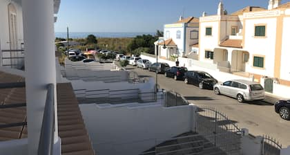 VILLA EN BORD DE MER AVEC PISCINE PRIVĂE