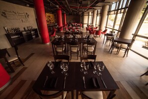 Bar (on property) - Hotel Estilo MB (Villa Carlos Paz)