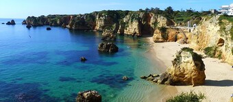 Apt. Aquarela, with communal pool and near the beach