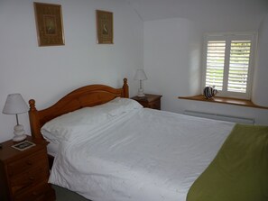 3 chambres, fer et planche à repasser, accès au Wi-Fi (inclus)