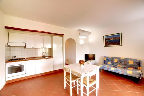 Trilocale11, in Residenz mit Pool 350 Meter vom Meer entfernt an der Costa Smeralda  