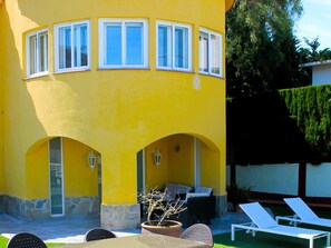 Terrace/patio - House with swimming and sea views-20 min Barcelona (Masnou)