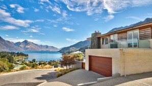 Unclassified image, 2 of 22, button - Number One (Queenstown)