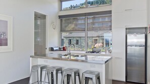 Apartment, Multiple Beds, City View (Central Escape) | Private kitchen