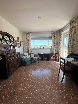 Interior - PAMPHILI TERRACE: Super Cozy Roof top near AUR and JCU (Roma)