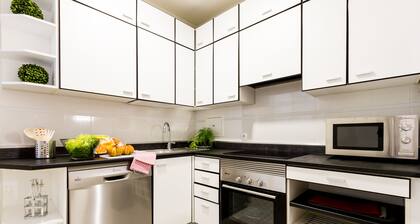 APART. CENTRALLY LOCATED WITH PARKING AND RECHARGING POINT
