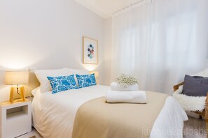 3 bedrooms, desk, soundproofing, iron/ironing board