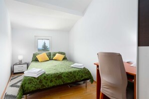 2 bedrooms, WiFi, bed sheets