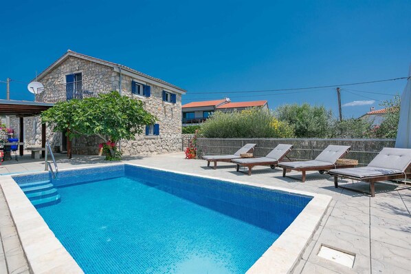 Piscine extérieure