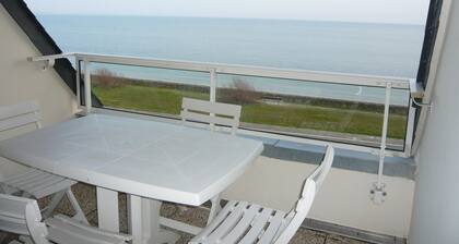 Apartment with access and stunning sea views
