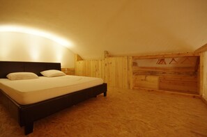2 habitaciones, insonorización y tabla de planchar con plancha 