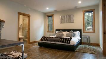 6 bedrooms, iron/ironing board, travel crib, WiFi