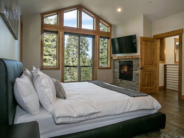 6 bedrooms, iron/ironing board, travel cot, WiFi