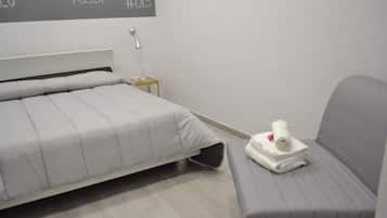 2 habitaciones, tabla de planchar con plancha, wifi y ropa de cama