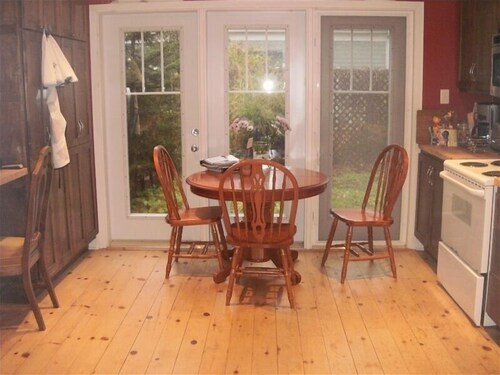 Family Home in Downtown Halifax Near WaterfrontCitadelUniversitiesHospitals