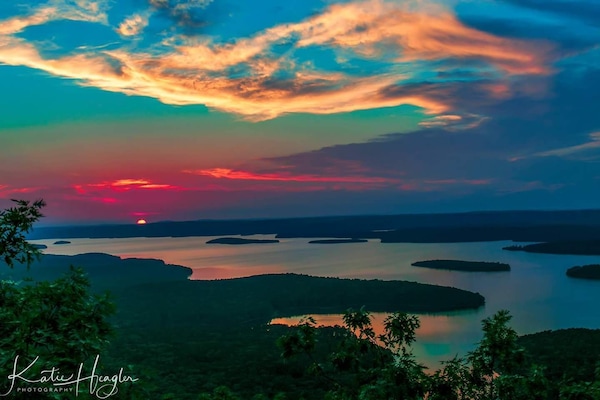 nearby Beaver Lake NWA