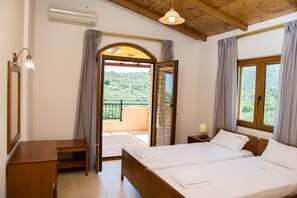 4 عدّة غرف نوم ومكواة/لوح كي وواي فاي وملاءات أسرّة