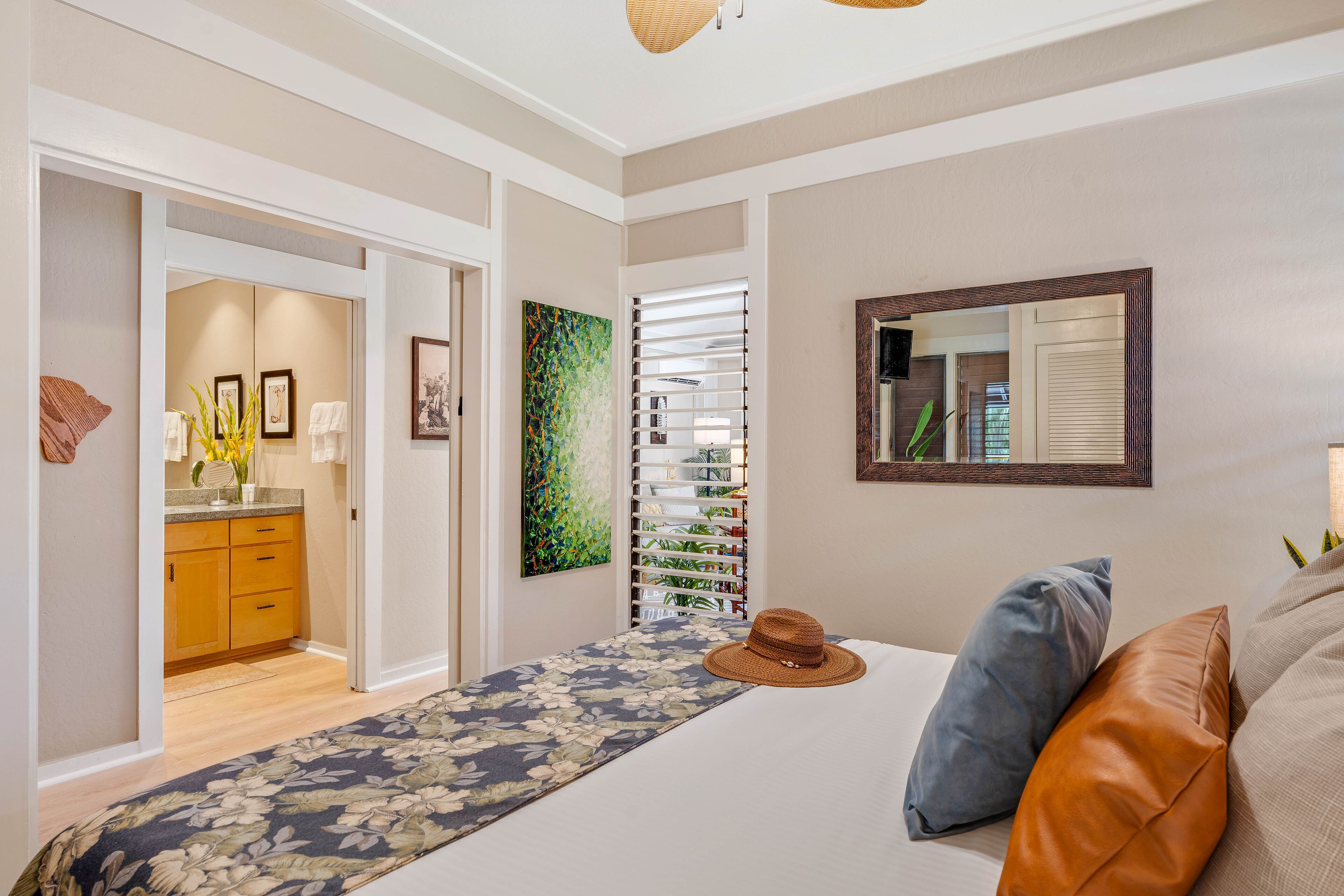 1 bedroom, in-room safe, iron/ironing board, free WiFi