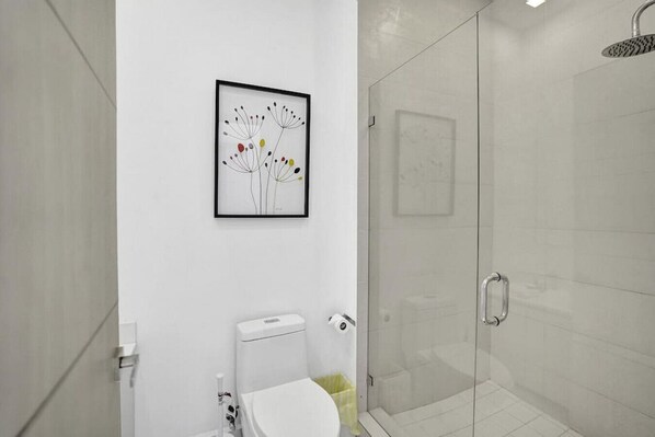 Bathroom - Unique Penthouse Condo With Private Terrace (Hallandale Beach)