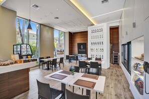 Dining - Unique Penthouse Condo With Private Terrace (Hallandale Beach)