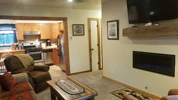 Télévision, cheminée